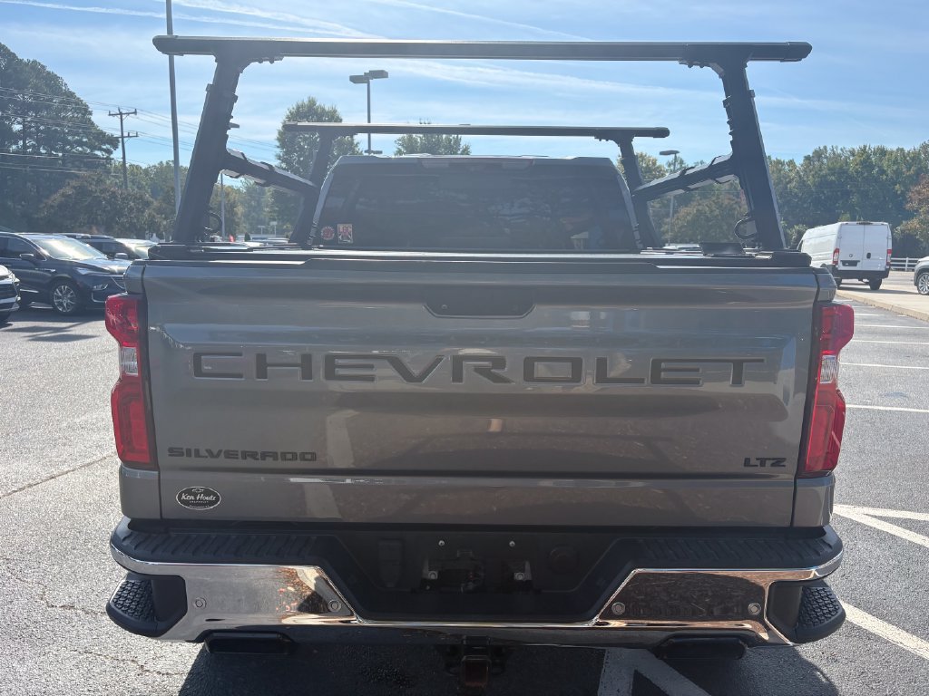 Used 2022 Chevrolet Silverado 1500 LTZ w/ LTZ Premium Package AWD/4WD image 13