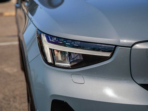 Used 2023 Volvo XC40 Recharge Ultimate image 12