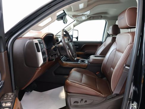 Used 2016 Chevrolet Silverado 2500 High Country w/ Duramax Plus Package image 13