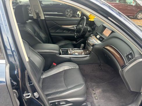 Used 2019 INFINITI Q70 L 3.7 w/ Sensory Package image 12