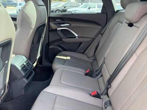 Certified 2025 Audi Q5 Premium Plus w/ Premium Plus AWD/4WD image 24