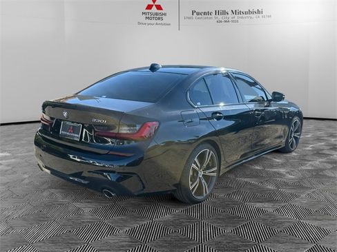 Used 2022 BMW 330i xDrive Sedan w/ M Sport Package image 5