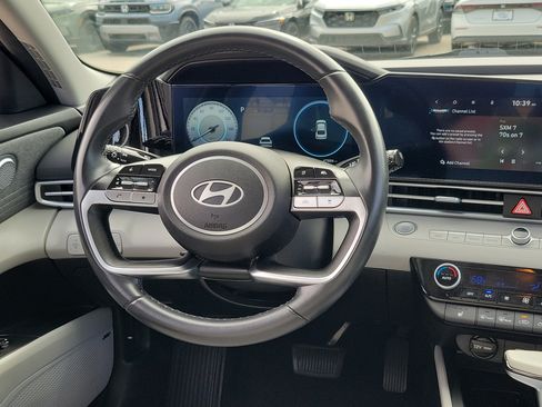 Used 2024 Hyundai Elantra Limited FWD image 20