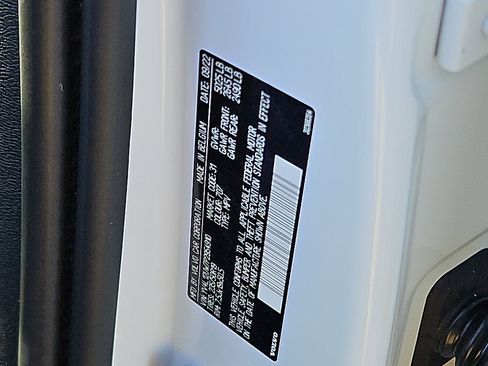 Certified 2023 Volvo XC40 B5 Plus image 26