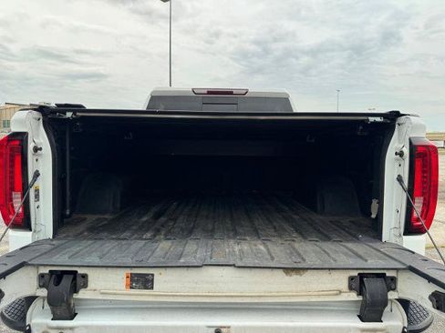 Used 2021 GMC Sierra 1500 SLT AWD/4WD image 18