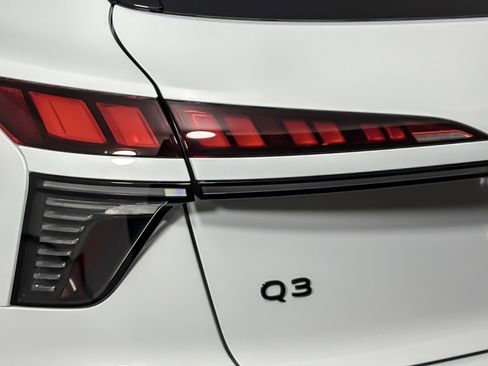 New 2026 Audi Q3 quattro 2.0T AWD/4WD image 27