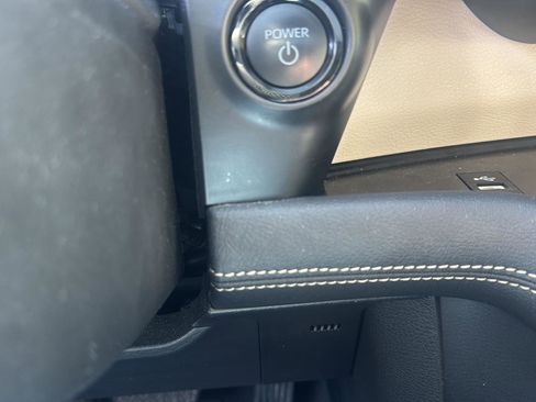 Used 2025 Toyota Sienna Platinum AWD/4WD image 18