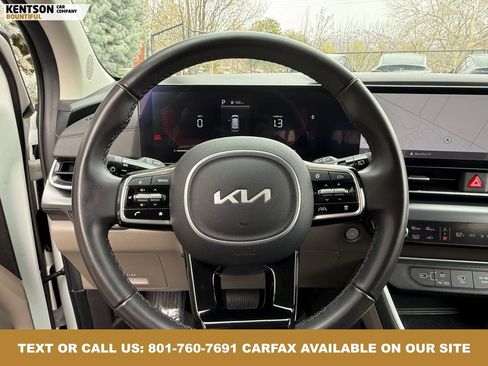 Used 2025 Kia Carnival image 17