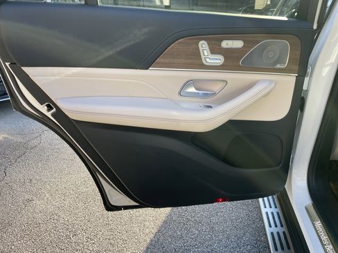 Certified 2025 Mercedes-Benz GLS 580 4MATIC image 40
