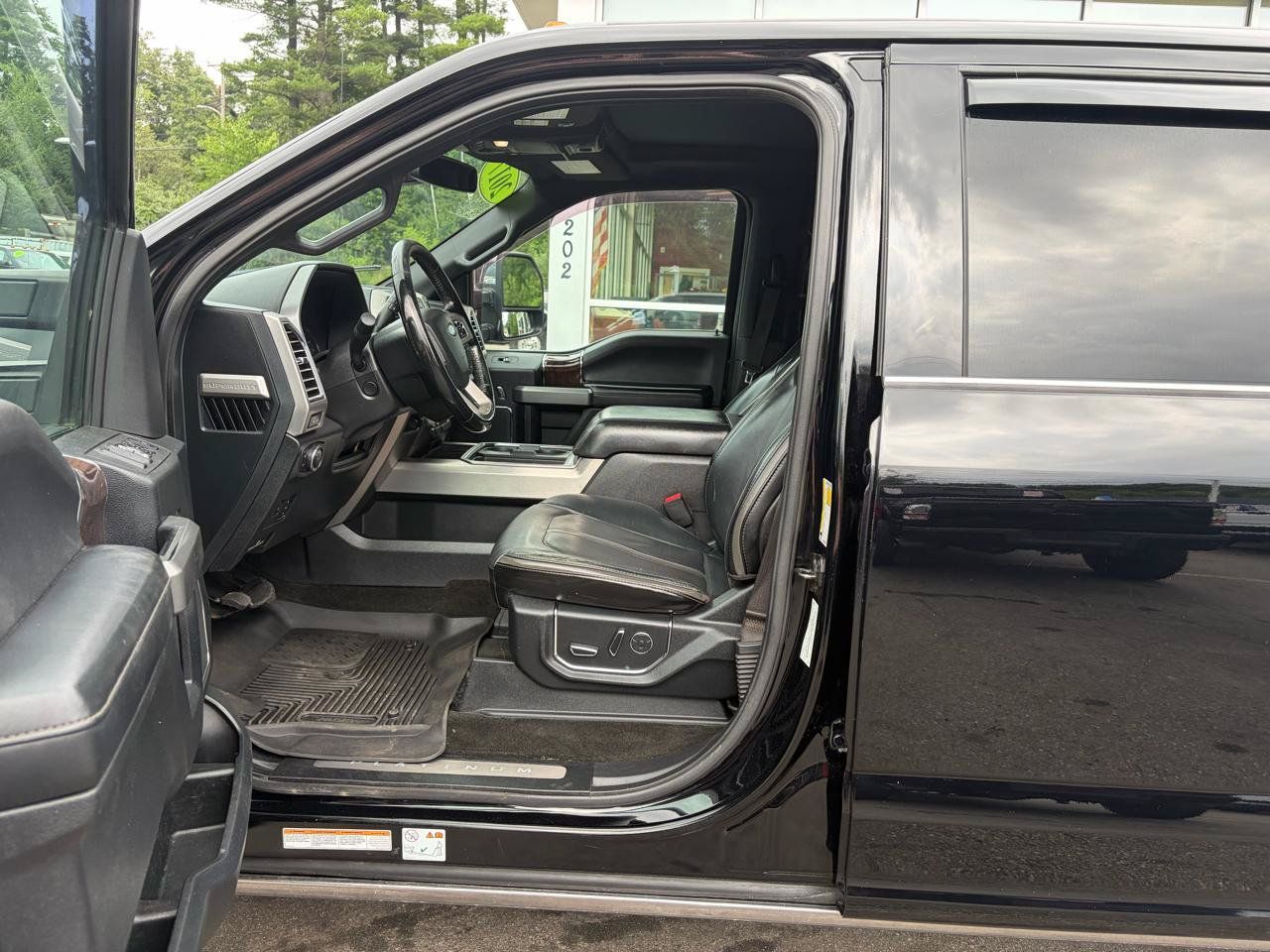 Used 2017 Ford F450 Platinum w/ Platinum Ultimate Package AWD/4WD image 21