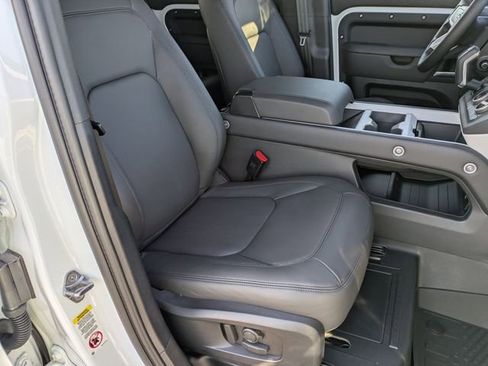 New 2026 Land Rover Defender 110 X-Dynamic SE image 18