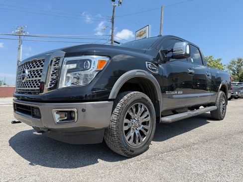 Used 2018 Nissan Titan Platinum Reserve w/ Platinum Utility Package AWD/4WD image 2