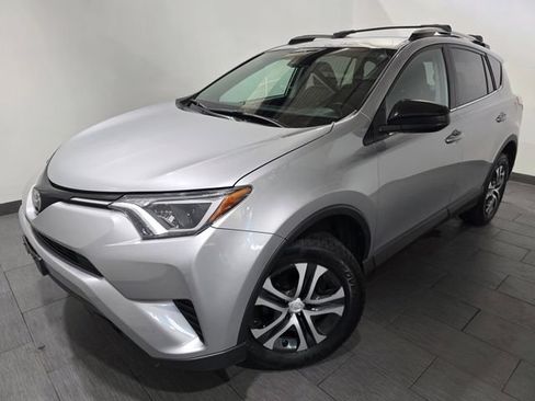 Used 2017 Toyota RAV4 LE AWD/4WD image 1