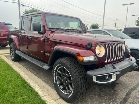 Used 2022 Jeep Gladiator Overland w/ Cold Weather Group AWD/4WD image 4