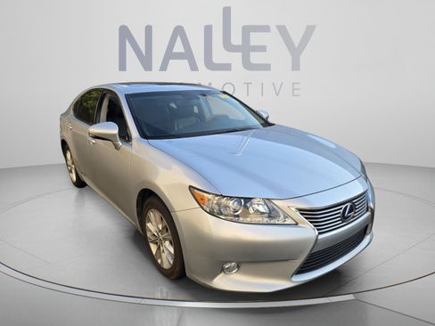 Used 2013 Lexus ES 300h w/ Luxury Pkg FWD image 7