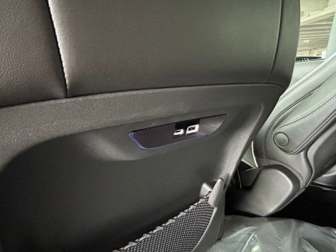 New 2026 Chrysler Pacifica Limited w/ S Appearance Package FWD image 36