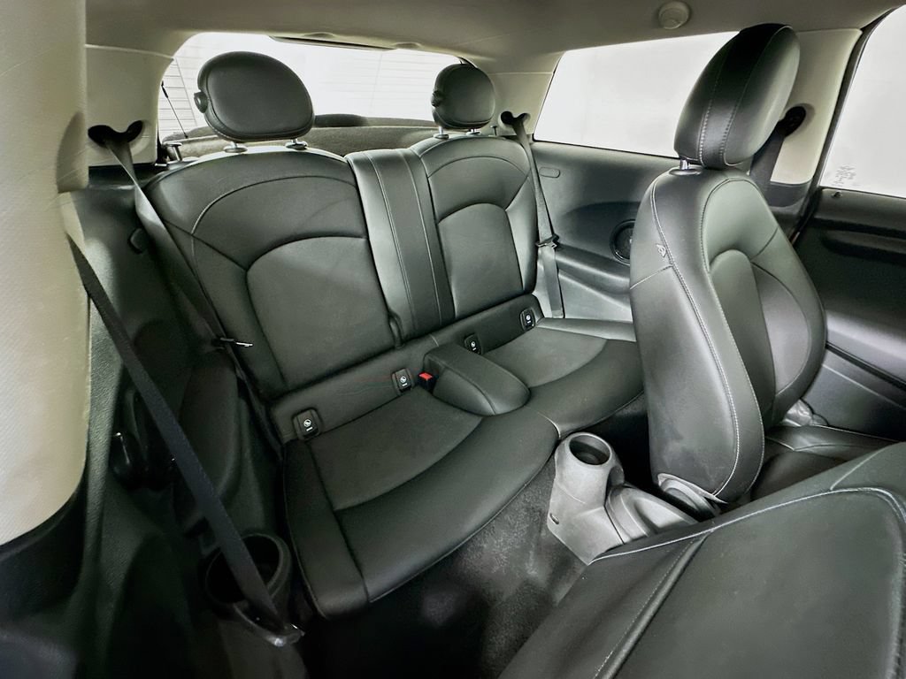 Used 2015 MINI Cooper 2-Door Hardtop FWD image 25