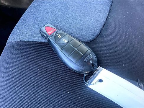 Used 2015 Jeep Cherokee Sport image 13