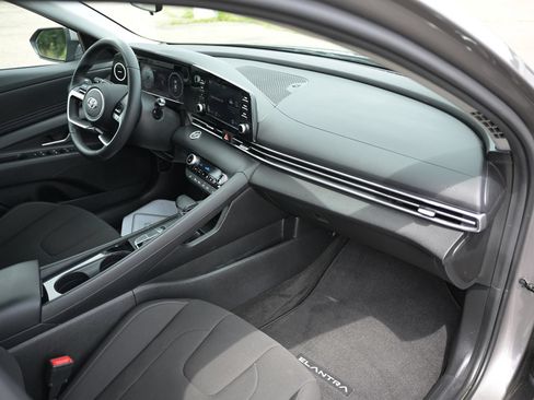 Used 2021 Hyundai Elantra SEL w/ Convenience Package FWD image 41