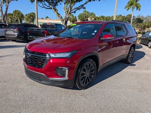 Used 2023 Chevrolet Traverse RS image 4