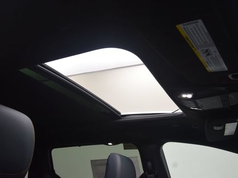 New 2027 Chrysler Pacifica Pinnacle FWD image 18
