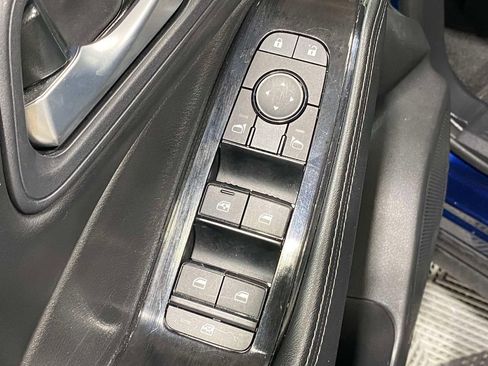 Used 2024 Nissan Rogue SV AWD/4WD image 20