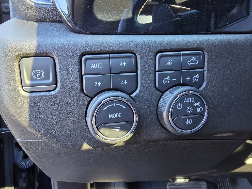 Used 2022 Chevrolet Silverado 1500 RST w/ Convenience Package II AWD/4WD image 21