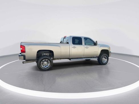 Used 2009 Chevrolet Silverado 3500 LTZ w/ Suspension Package, Off-Road AWD/4WD image 8
