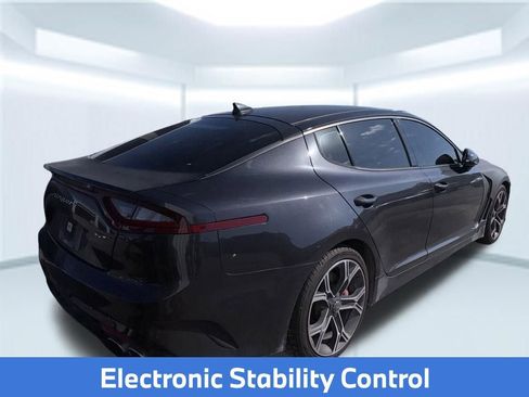Used 2018 Kia Stinger GT RWD image 11