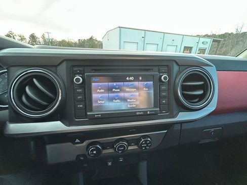 Used 2019 Toyota Tacoma 2WD Double Cab image 31