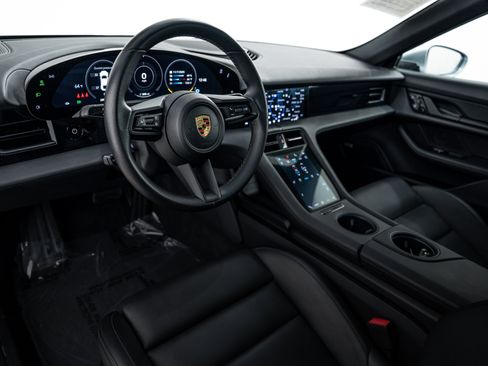 Certified 2021 Porsche Taycan image 4