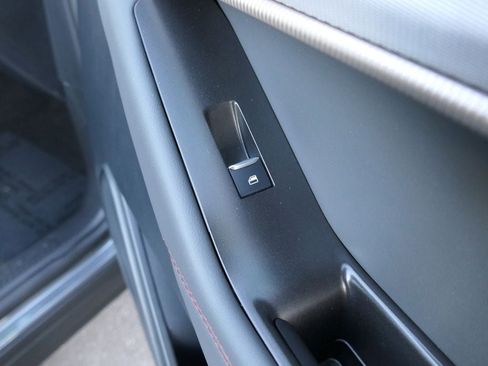 Used 2025 Ford Explorer Active w/ Active Comfort Package image 27