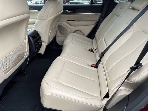 Certified 2024 Jeep Grand Cherokee Limited image 20