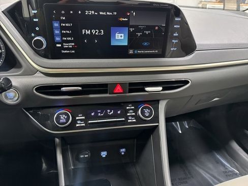 Used 2023 Hyundai Sonata SEL w/ Preferred Accessory Package image 16