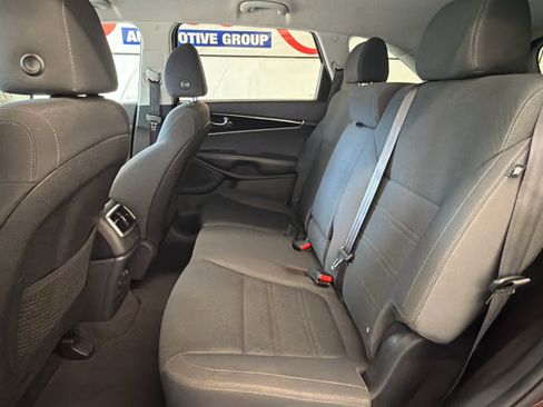 Used 2020 Kia Sorento LX FWD image 21