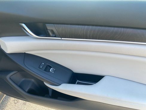 Used 2018 Honda Accord Touring image 33