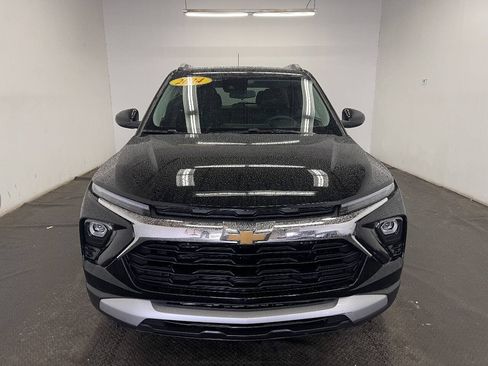 Used 2024 Chevrolet TrailBlazer LT FWD image 2