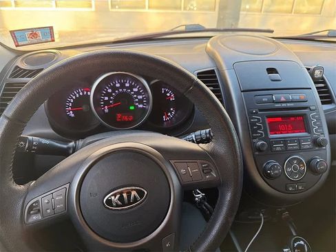 Used 2012 Kia Soul + image 10