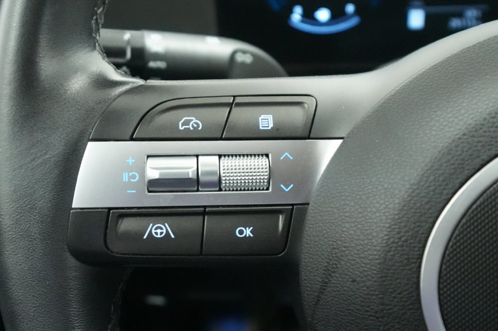 Used 2024 Hyundai Kona SEL AWD/4WD image 34