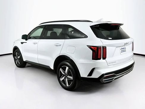 Used 2023 Kia Sorento S w/ Panoramic Sunroof Package FWD image 4