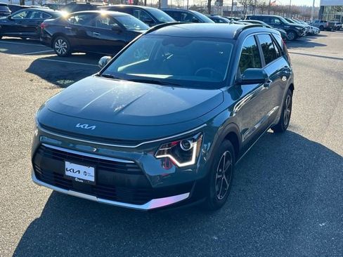 Used 2024 Kia Niro EX image 4