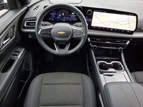 Used 2024 Chevrolet Traverse LT w/ Trailering Package image 14