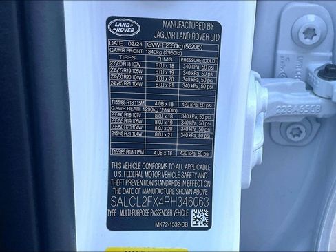 Used 2024 Land Rover Discovery Sport Dynamic SE image 45