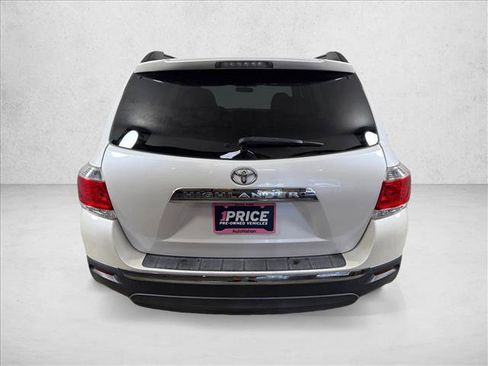 Used 2013 Toyota Highlander Plus FWD image 4