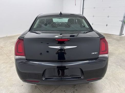 Used 2020 Chrysler 300 Touring w/ Sport Appearance Package RWD image 6