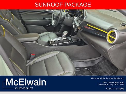Used 2024 Chevrolet Trax ACTIV w/ Sunroof Package FWD image 32
