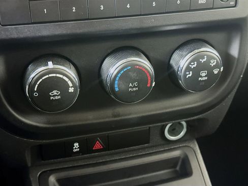 Used 2017 Jeep Compass Sport w/ Power Value Group image 11