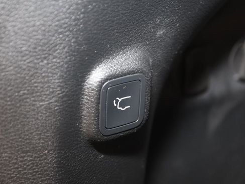 Used 2020 Jeep Cherokee Limited image 47