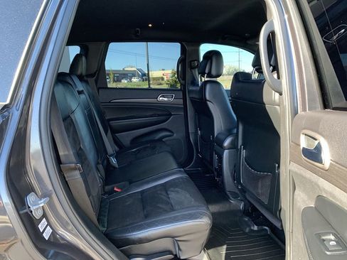 Used 2017 Jeep Grand Cherokee Altitude image 29
