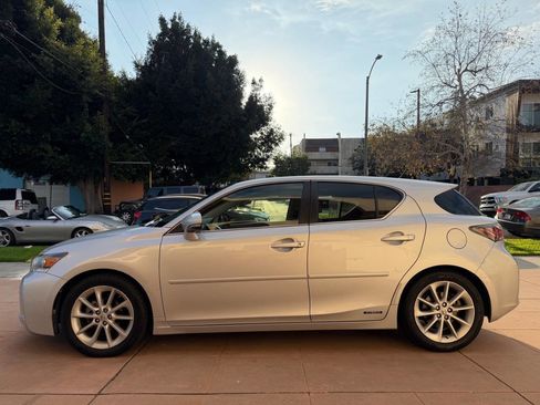 Used 2012 Lexus CT 200h Premium w/ Premium Audio Pkg image 8